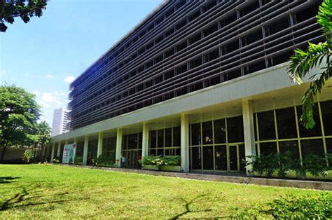 Branches of Philam Life in Quezon City, Metro Manila .